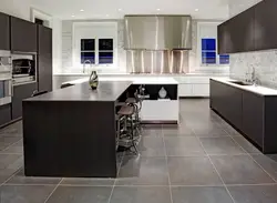 Серый керамогранит в интерьере кухни фото