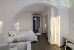 Bedroom design with arch