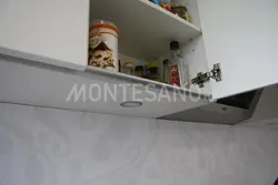 Кухня верхние шкафы без ручек фото