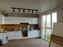 Kitchen to the ceiling and suspended ceiling photo white