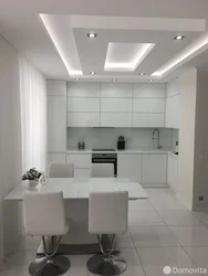 Кухня до потолка и натяжной потолок фото белый