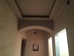 Plasterboard ceiling photo in the hallway