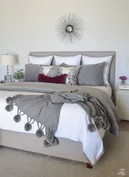 Decorating a bed for a bedroom photo