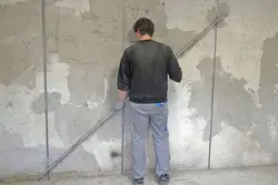 Photo of how to level the walls in an apartment
