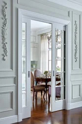 Doors with glass in the interior of the apartment
