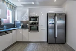Двухдверный холодильник фото на кухне