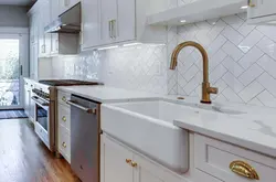 Тарҳи акс пешдомани ошхона бо countertop сафед