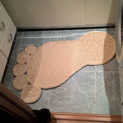 Фото и схемы ковриков в ванну крючком