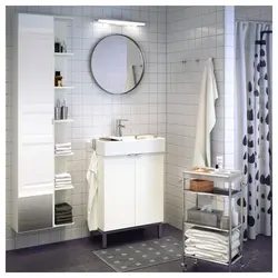 Cabinets in small bathroom design