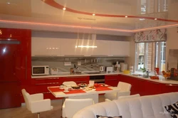 Фото красный натяжной потолок на кухне