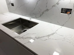 Мрамор марквина белый столешница в интерьере кухни