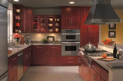 Кухня красная с коричневым фото