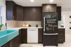 Цвет холодильника в интерьере кухни