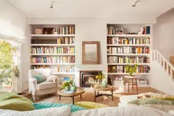 Книги в интерьере гостиной фото в городской квартире