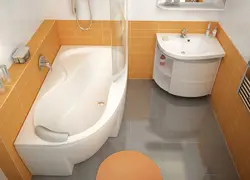 Угловая ванна в маленькой ванной фото