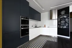 Дизайн белой кухни черный низ