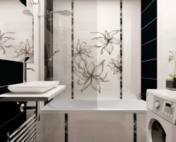 Интерьер ванной белый с цветами