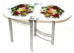 Фото стеклянных столов для кухни с рисунком