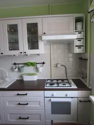 Kitchen design with white gas stove