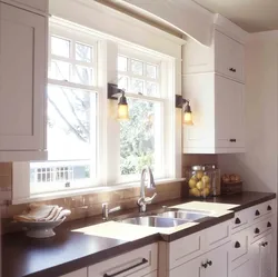 Kitchen design between windows