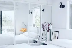 Зеркала дизайн в маленькой спальне