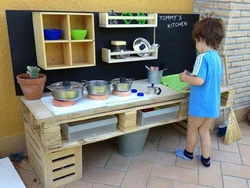 Кухня из подручных материалов фото
