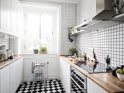 Интерьер кухни с белой плиткой фото