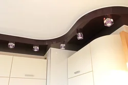 Фото комбинированных натяжных потолков для кухни