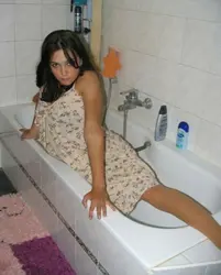Фото девочки в ванной фото