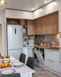 Мебель на маленькая кухня с холодильником фото
