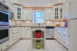 Corner kitchens with columns photo