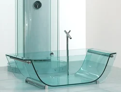 Glass in bathtub interiors