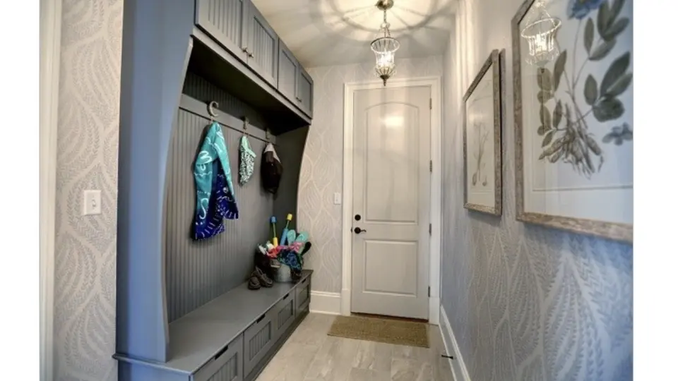 Small hallway design