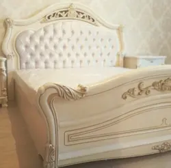 Кассандраның жатын бөлмесінің суреті