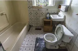 Old bathroom photo