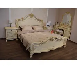 Mona Lisa bedroom photo