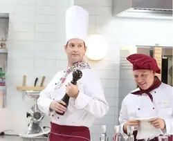 Сурати Луис аз ошхона