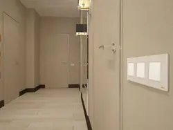 Розетка в прихожей фото