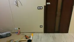Розетка в прихожей фото