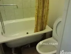 Қонақ бөлмесіндегі ванна бөлмесінің фотосы