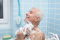 Vanna otağında yuyulma fotoşəkili