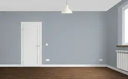 Жатын бөлмесінің фотосуретіндегі плинтустар