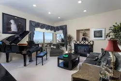 Piano Fotoşəkili Olan Qonaq Otağı