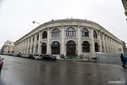 Çöldəki qonaq otağının şəkli
