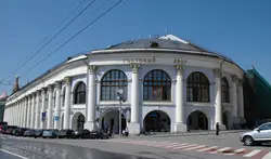 Акси хонаи истиқоматӣ дар берун