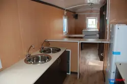 Treyler fotosuratidagi oshxona
