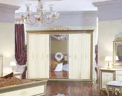 Мэри жатын бөлмесінің жиһазының фотосы