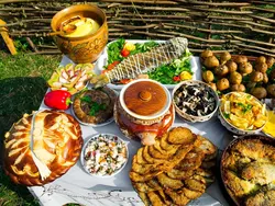 Сурати Мизи Таомҳои Русӣ