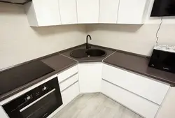 Бұрыштық фотосуреті бар ас үй