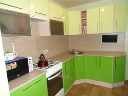 Кухня Са Скошаным Кутом Фота